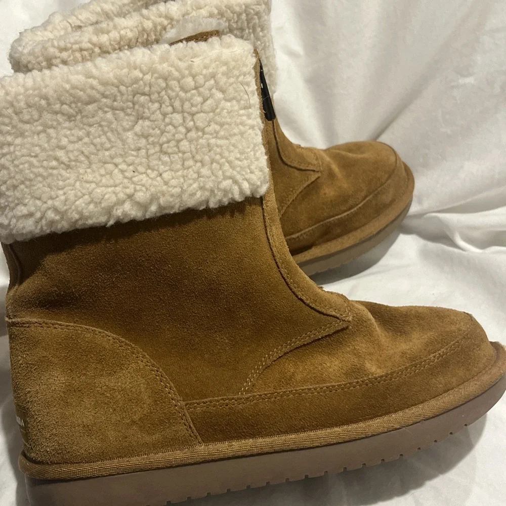 Koolaburra by UGGS kids KOOLA SHORT Fashion Boots - Chestnut, US Size 4 EU36